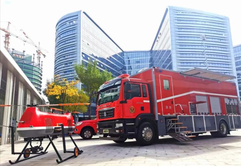 徐立毅書記、侯紅市長及有關領導視察獵鷹消防科技“雙創(chuàng)”活動周展位