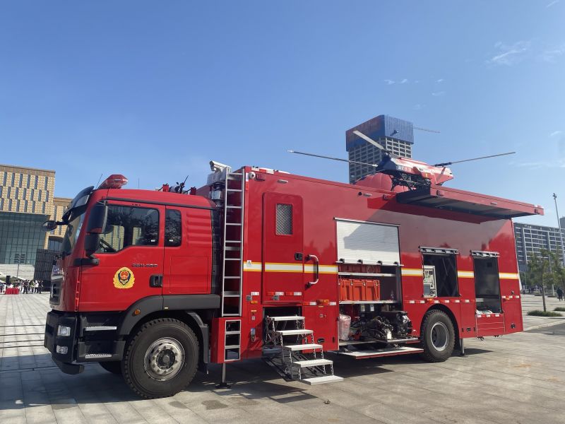 獵鷹消防亮相安陽航空運(yùn)動節(jié) 雙會場聯(lián)動展現(xiàn)無人機(jī)應(yīng)急救援硬實(shí)力